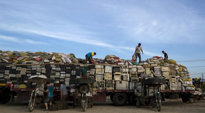 �������